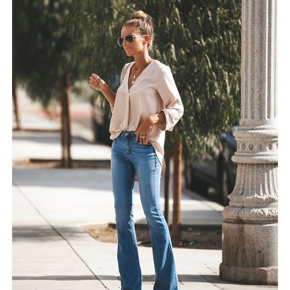 GIADA Bell Bottom Jeans - Picture 6 of 8